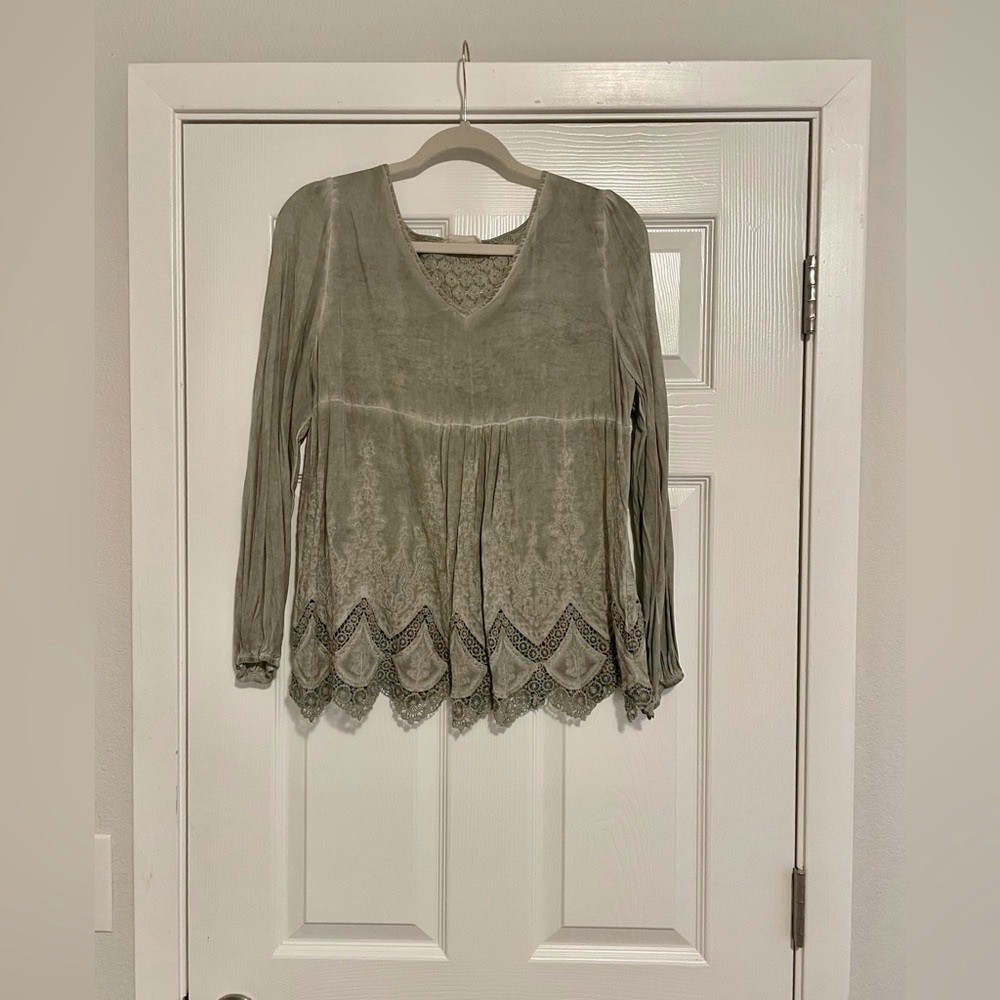 Altar’d state :: long sleeve lace blouse